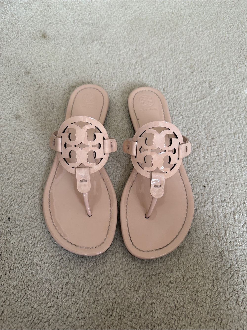 Tory Burch Patent Logo Thong Sandals in Light Pink
